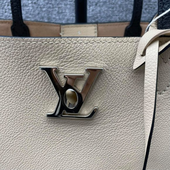 Auth Louis Vuitton Lock Me black and beige like new - Picture 3 of 11